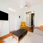 Bright 3br Steps From National Pantheon | By Airnest