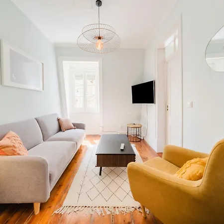 Lejlighed Bright 3br Steps From National Pantheon | By Airnest