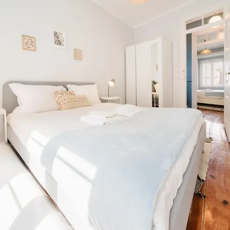 Bright 3br Steps From National Pantheon | By Airnest Lejlighed *