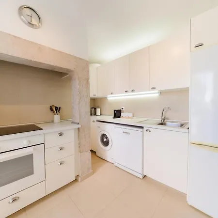 Bright 3br Steps From National Pantheon | By Airnest Lejlighed