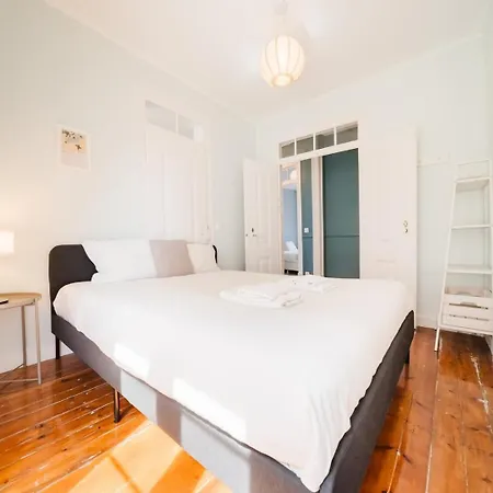 Bright 3br Steps From National Pantheon | By Airnest