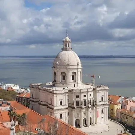 Bright 3br Steps From National Pantheon | By Airnest * Lisboa