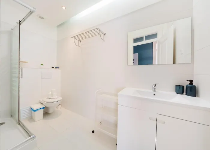 Bright 3br Steps From National Pantheon | By Airnest Διαμέρισμα