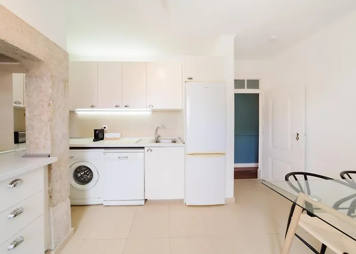 Bright 3br Steps From National Pantheon | By Airnest