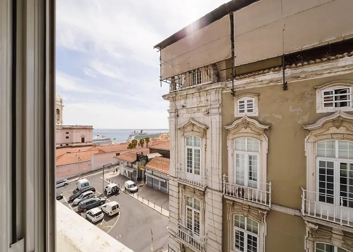 Bright 3br Steps From National Pantheon | By Airnest Lisboa