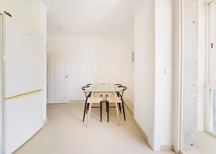Διαμέρισμα Bright 3br Steps From National Pantheon | By Airnest Lisboa