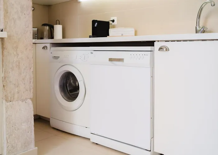 Διαμέρισμα Bright 3br Steps From National Pantheon | By Airnest *