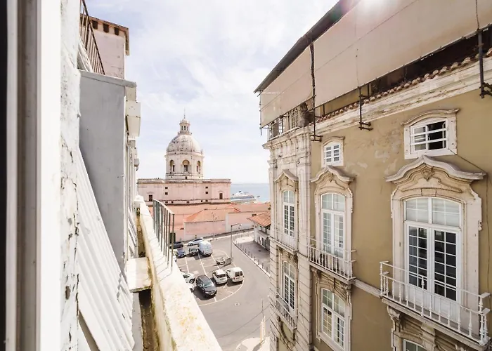 Bright 3br Steps From National Pantheon | By Airnest