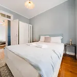 Bright 3br Steps From National Pantheon | By Airnest * Lisboa