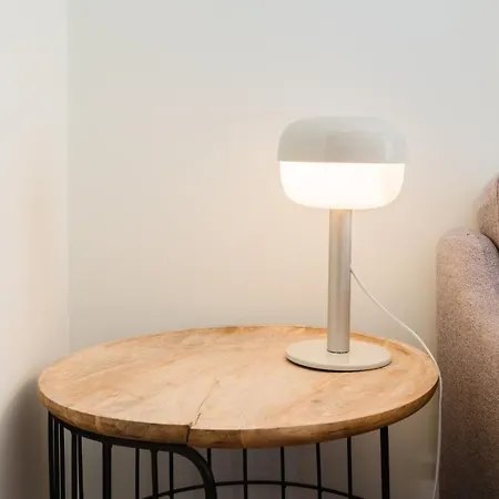 Апартаменты Bright 3br Steps From National Pantheon | By Airnest Лиссабон