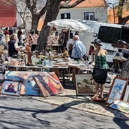 Апартаменты Bright 3br Steps From National Pantheon | By Airnest Лиссабон